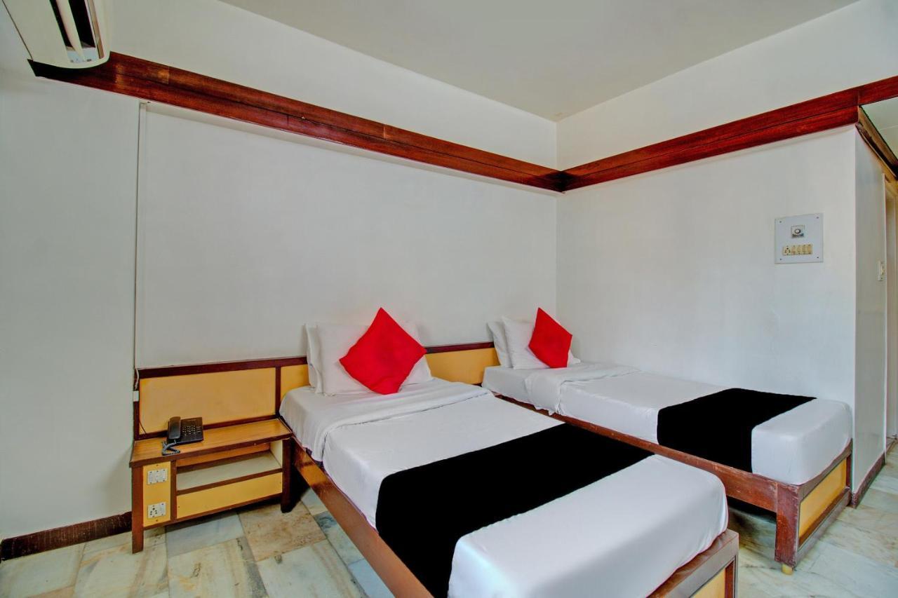 Capital O 76484 Hotel Balwas International Мумбай Екстериор снимка