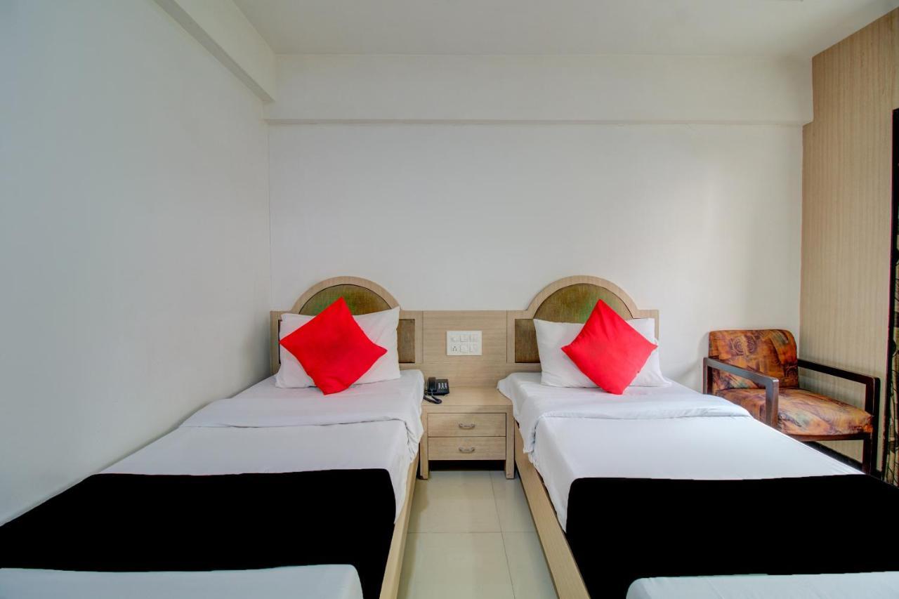 Capital O 76484 Hotel Balwas International Мумбай Екстериор снимка