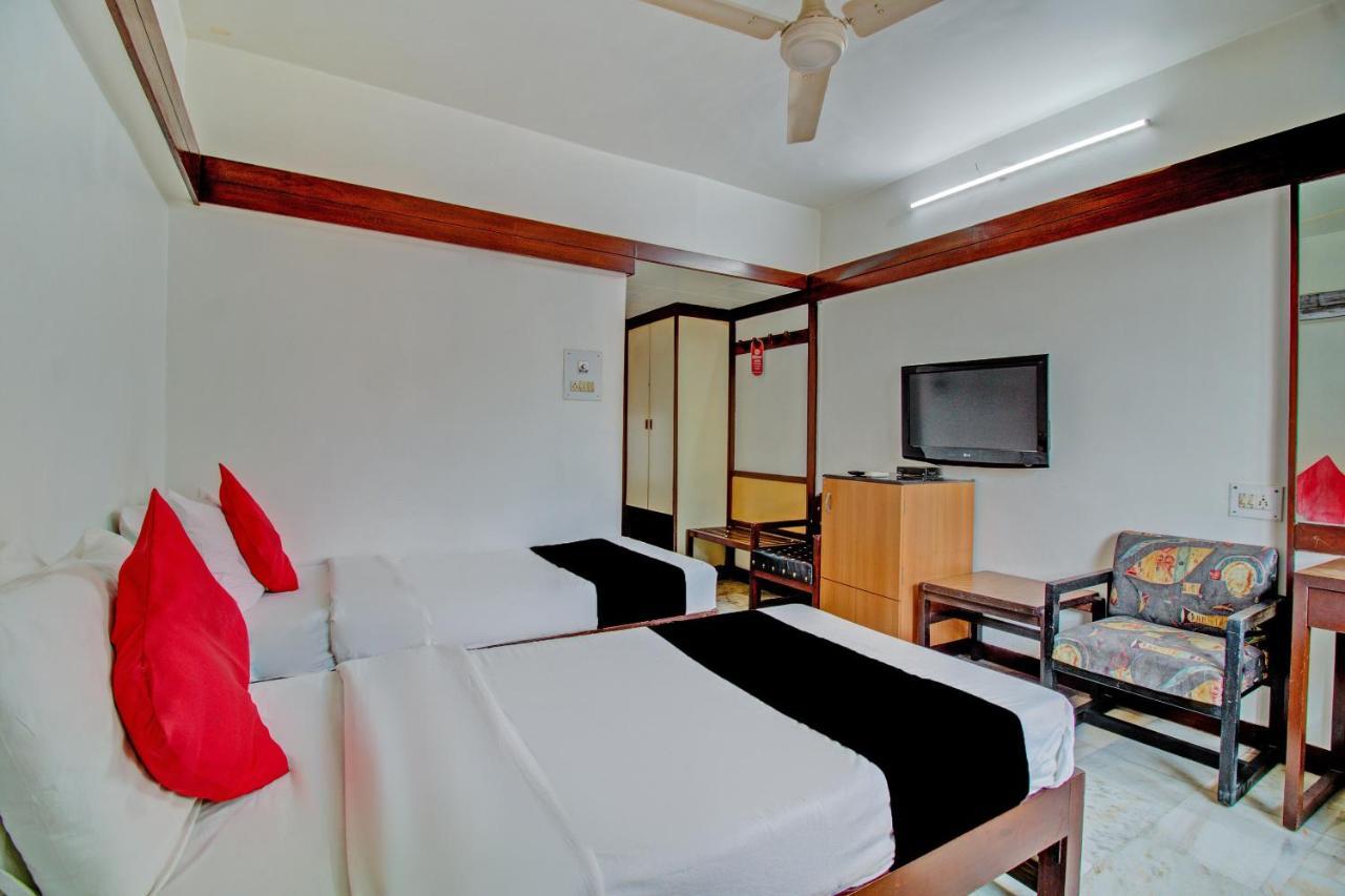 Capital O 76484 Hotel Balwas International Мумбай Екстериор снимка